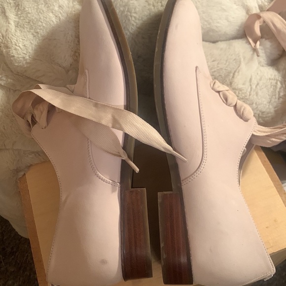 Shoes - Picture 4 of 9